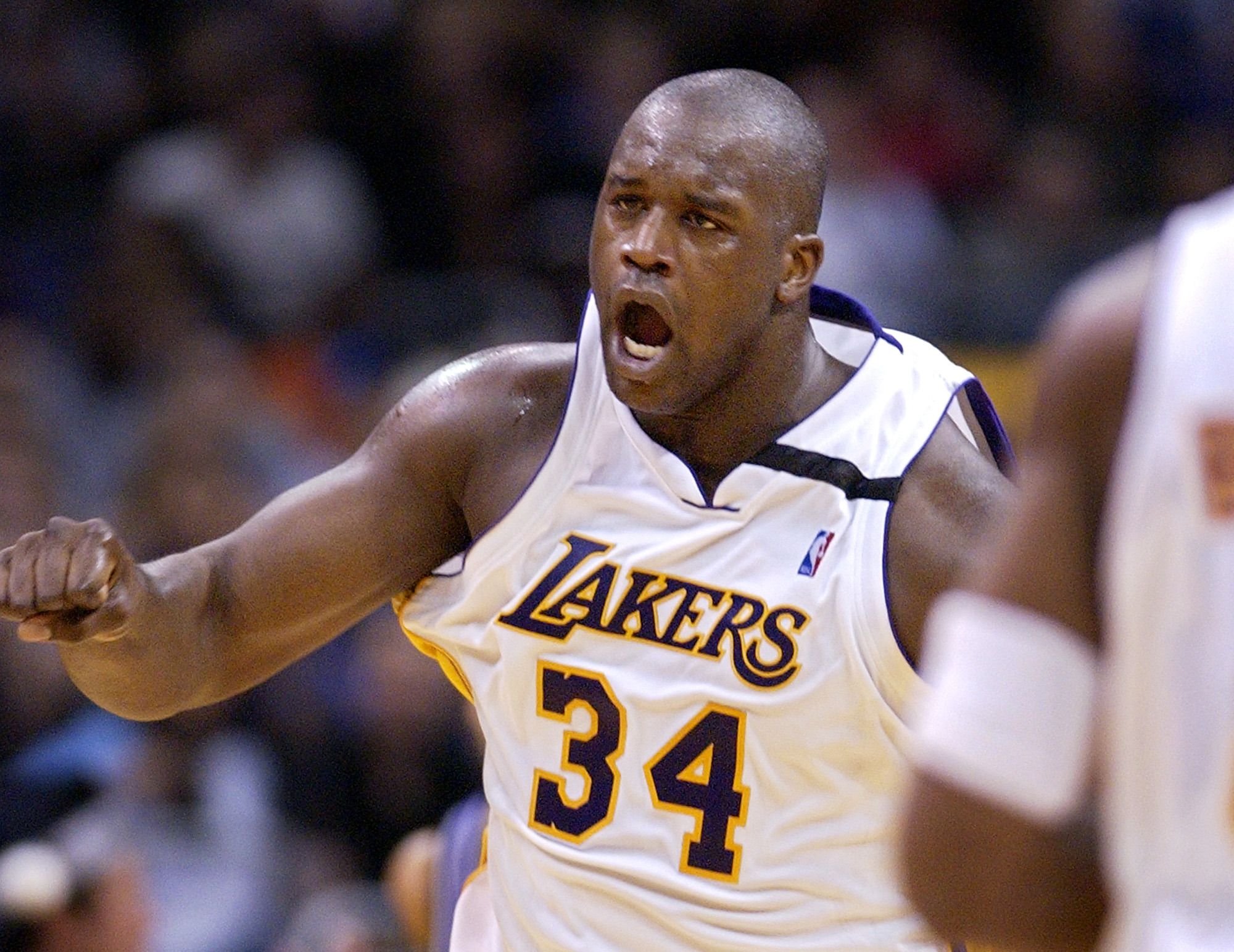 阿邦拉霍：图赫尔应该和贝林厄姆谈谈，被换下时别再摊手了（阿邦拉霍建议图赫尔与贝林厄姆沟通：被换下时别再摊手）