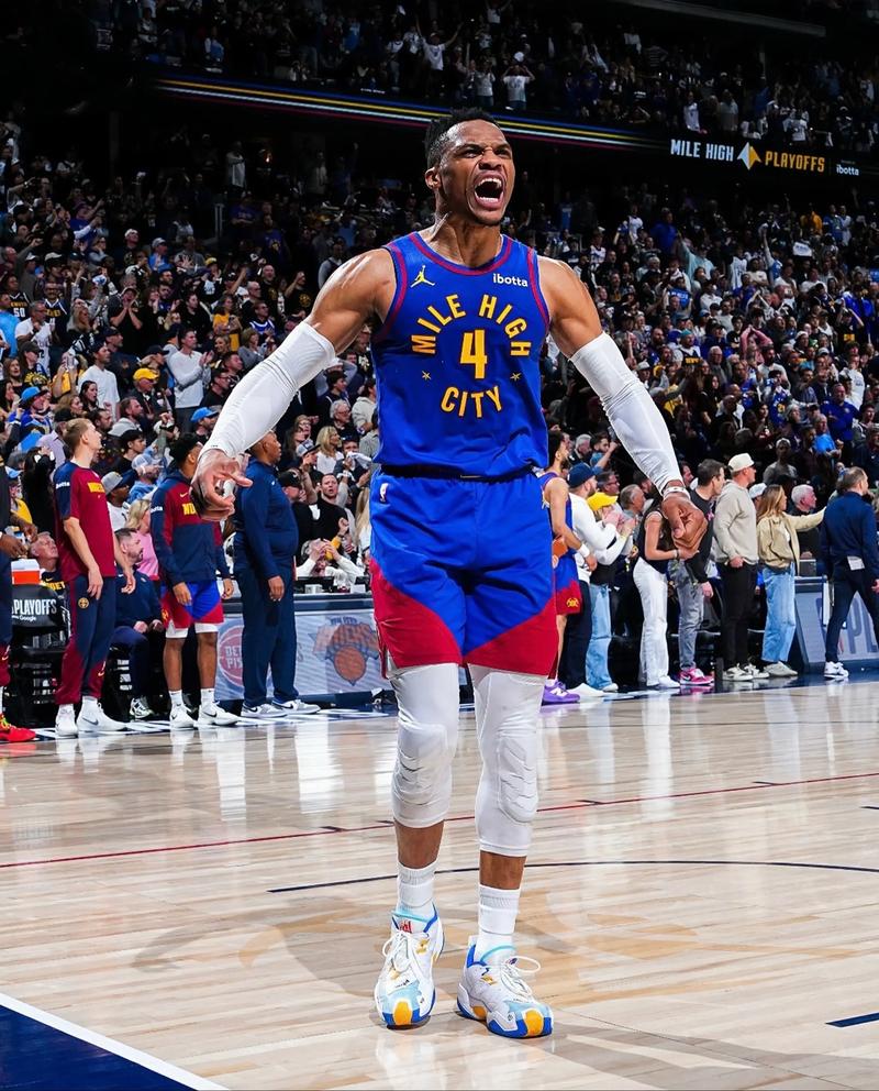 斯基拉：因西涅愿加盟拉齐奥，120万欧年薪签约至27年（斯基拉：因西涅愿投拉齐奥，年薪120万欧，合同至2027年）