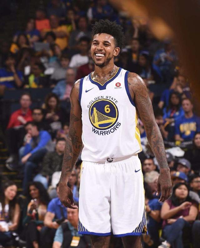 罗齐尔曾请网红看自己打球 皮二爷已关注！（罗齐尔曾邀网红现场看球，皮二爷已关注）