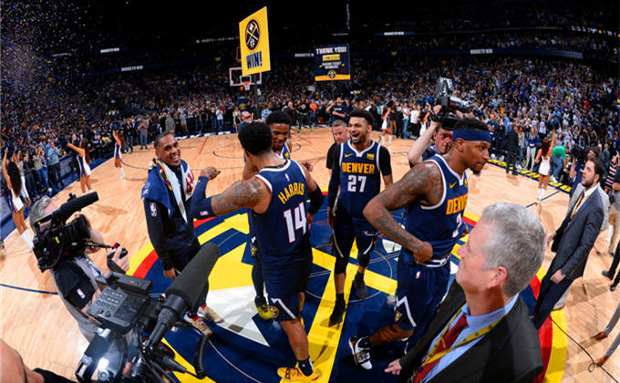 裁判专家：裁判给弗兰·加西亚红牌没问题，罚下卡雷拉斯错了（裁判专家：弗兰·加西亚红牌判定合理，卡雷拉斯被罚下属误判）