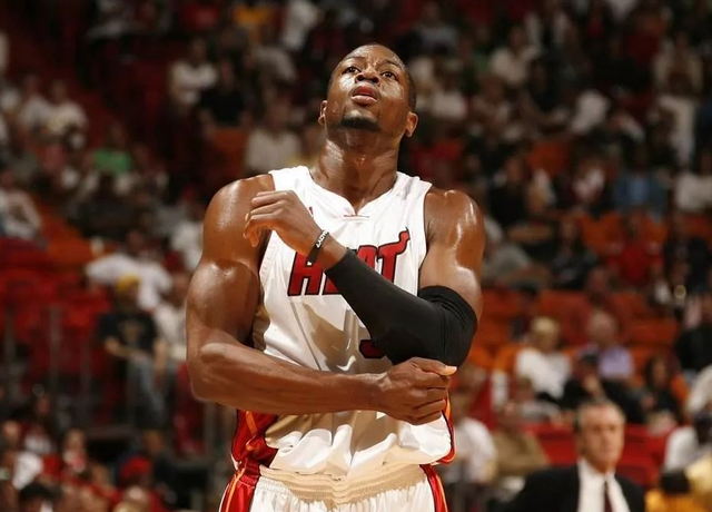 萨巴蒂尼谈孔蒂爆发：球队表现糟糕且脱节，但球员需要被关爱（萨巴蒂尼评孔蒂怒火：球队低迷又脱节，但球员更需关怀）