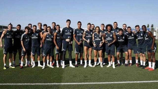 埃弗顿球员手球未被判点球，桑德兰球迷愤怒（埃弗顿疑似手球未判点球，桑德兰球迷强烈不满）