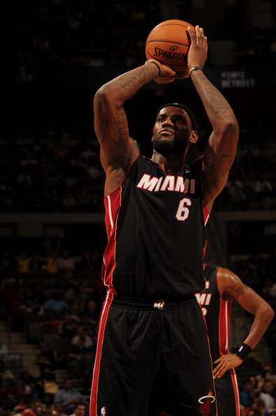 国际米兰大胜科莫，展现强劲势头（国米横扫科莫，势头凶猛）