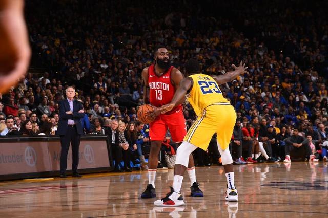 球队再一次完成大逆转（球队又一次上演绝地翻盘）