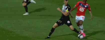 太阳报：狼队球迷团体将在对阵曼联前晚进场15分钟抗议老板