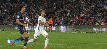 泰山纪念建队32周年，队史5次夺顶级联赛冠军，8次足协杯冠军（泰山队庆祝成立32周年：队史5夺顶级联赛桂冠、8捧足协杯）