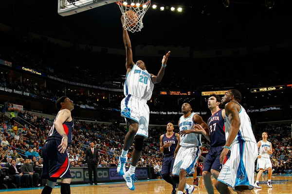 世体：弗里克现场观看加泰罗尼亚比赛，重点关注贝尔纳尔表现（世体：弗里克现身加泰罗尼亚赛场，目光锁定贝尔纳尔）