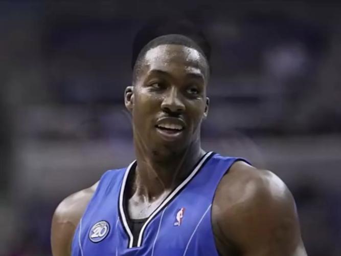 葡媒批评C罗：C罗应该为他的行为道歉，并对此感到羞愧（葡媒指责C罗：应为失当行为道歉并深感羞愧）