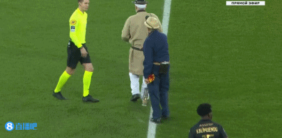 欧冠战报：库杜斯、西蒙斯点射，热刺3-0布拉格斯拉维亚（欧冠简讯：库杜斯、西蒙斯先后点球建功，热刺3比0完胜布拉格斯拉维亚）